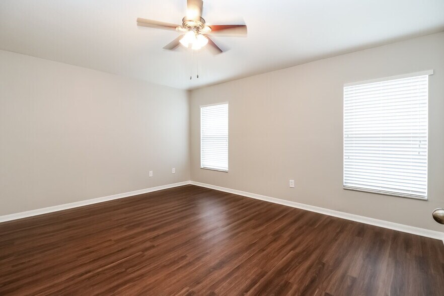 Building Photo - 18114 Cypress Bay Pkwy