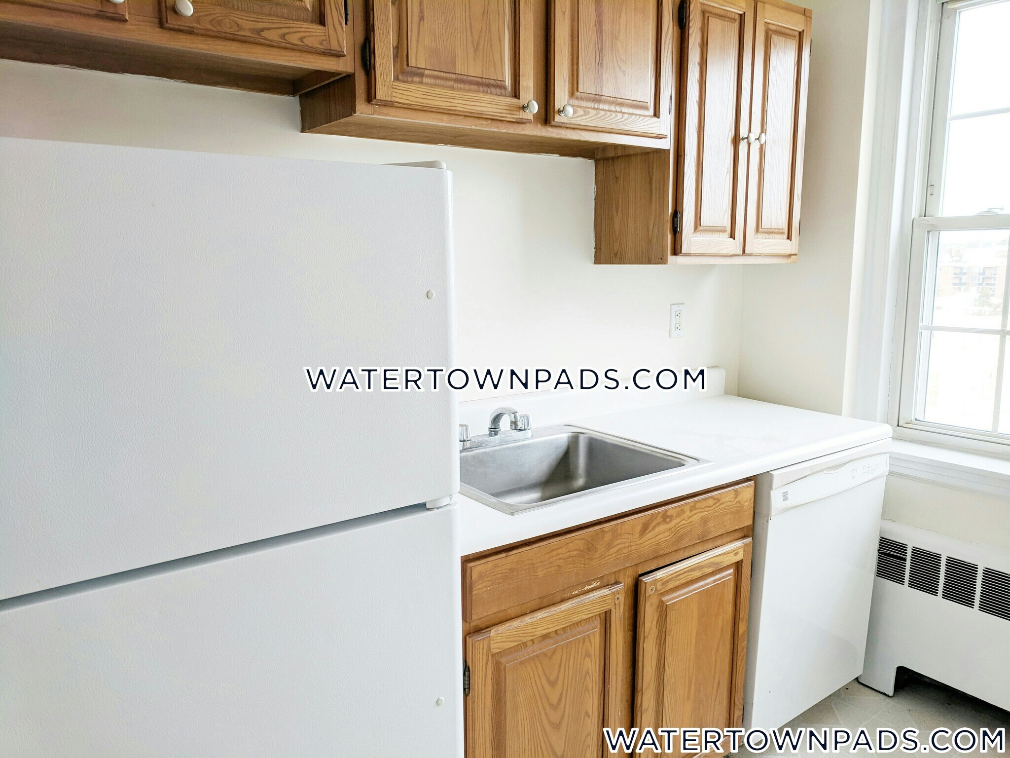 Building Photo - 550 Belmont St