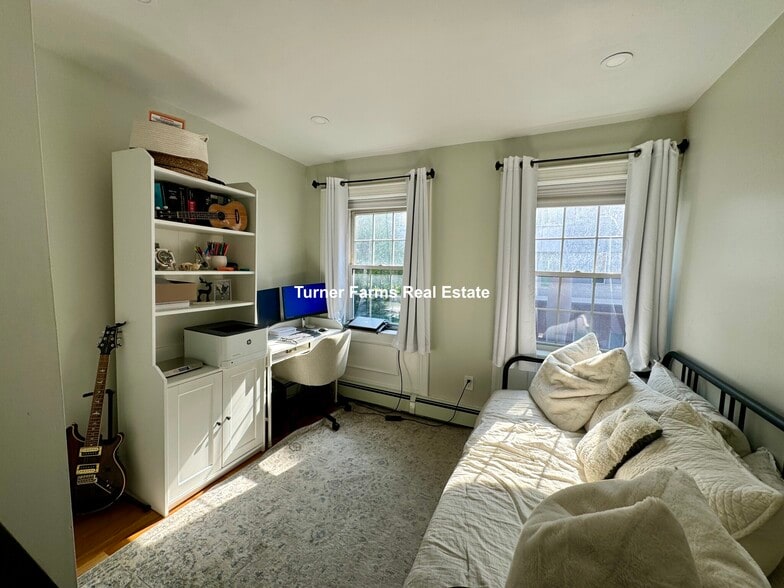 Building Photo - 91 Hudson St