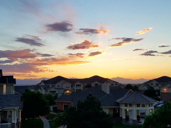 Building Photo - Nice 2 bed 2 bath near DIA in gated community