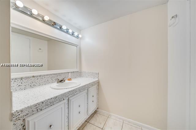 Building Photo - 4848 NW 24th Ct