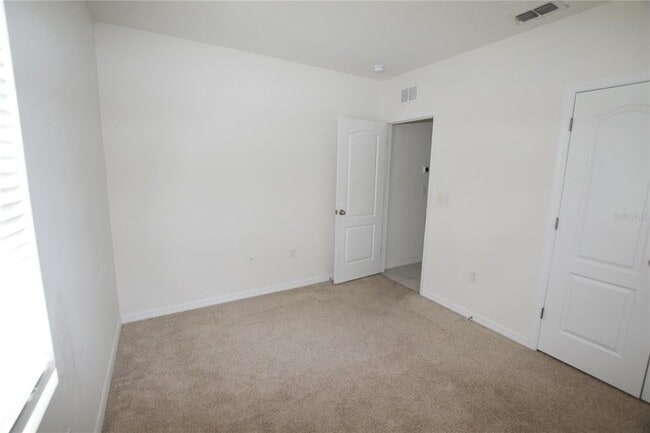 Building Photo - 946 Shady Tree Ln