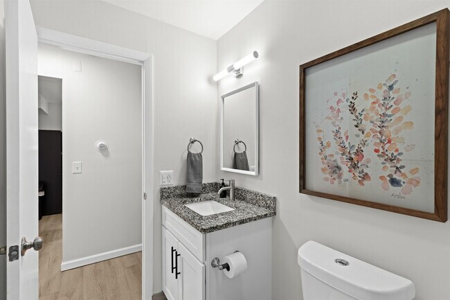 Building Photo - 22 2nd St