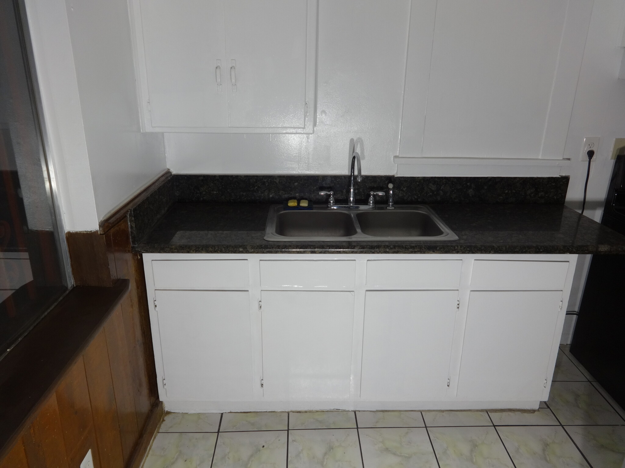 kitchen - 1972 Avalon St