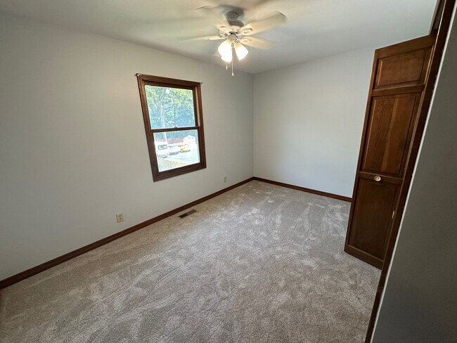 Building Photo - 444 S Batavia Ave