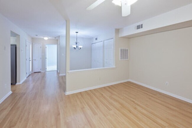 Building Photo - Condo for rent