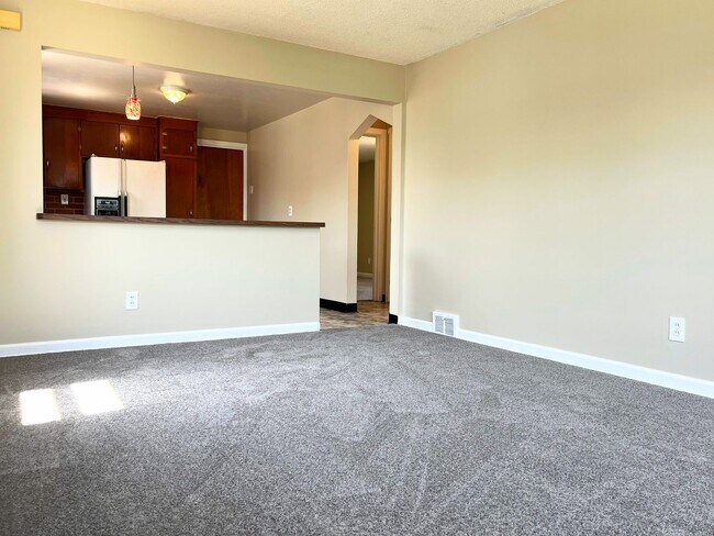 Building Photo - 100 Kamper Ave
