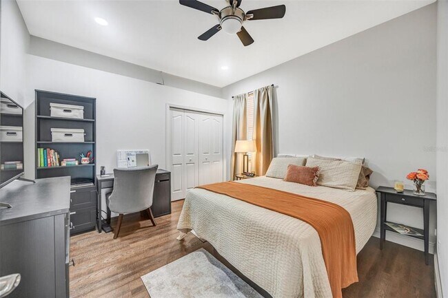 Building Photo - 6120 Chene Ct