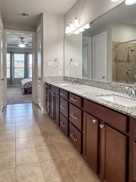 Building Photo - 14286 Winecup Dr