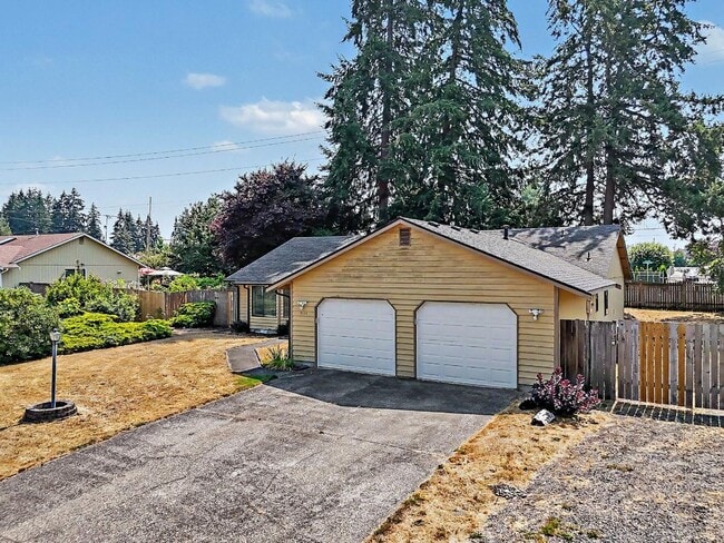 Building Photo - 9123 Wendy Dr SE