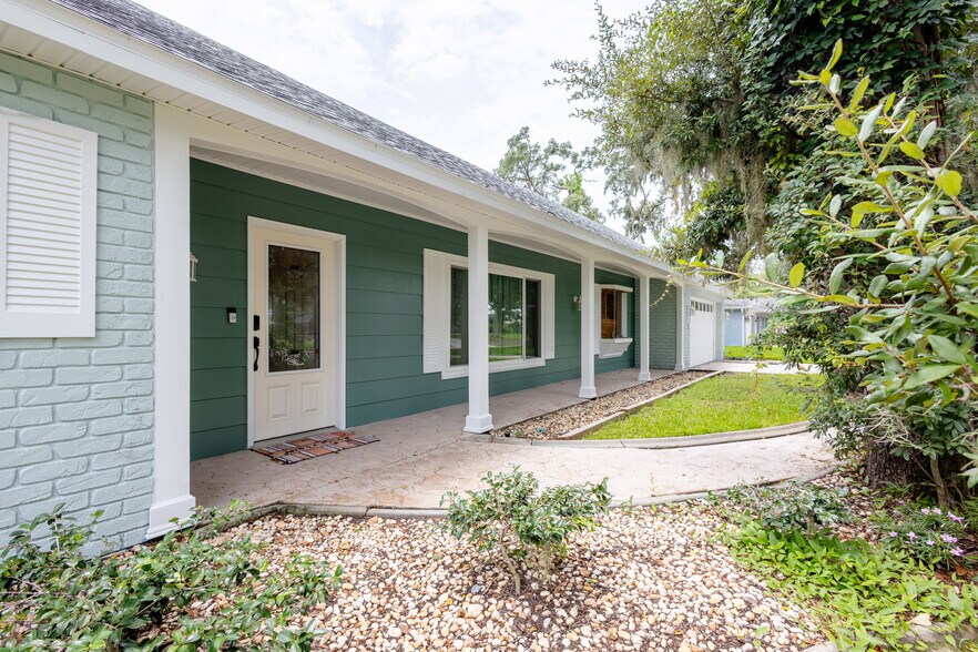 Building Photo - 615 Valle Vista Dr