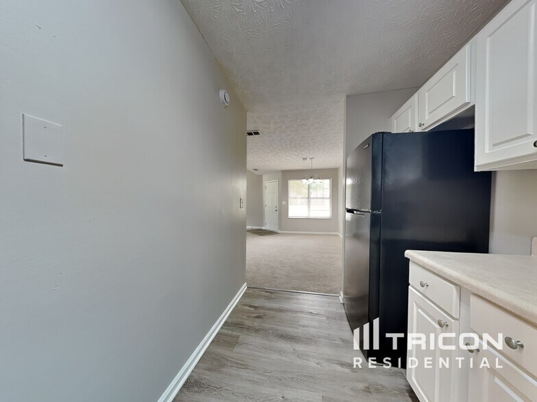 Building Photo - 1791 Killarney Dr SW