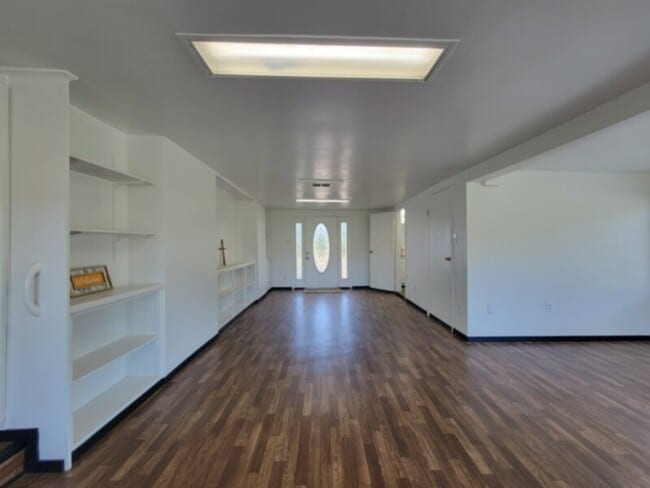 Building Photo - 1112 County Rd