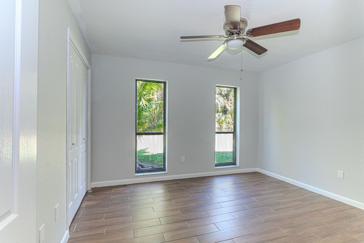 Building Photo - 169 Armadillo Way