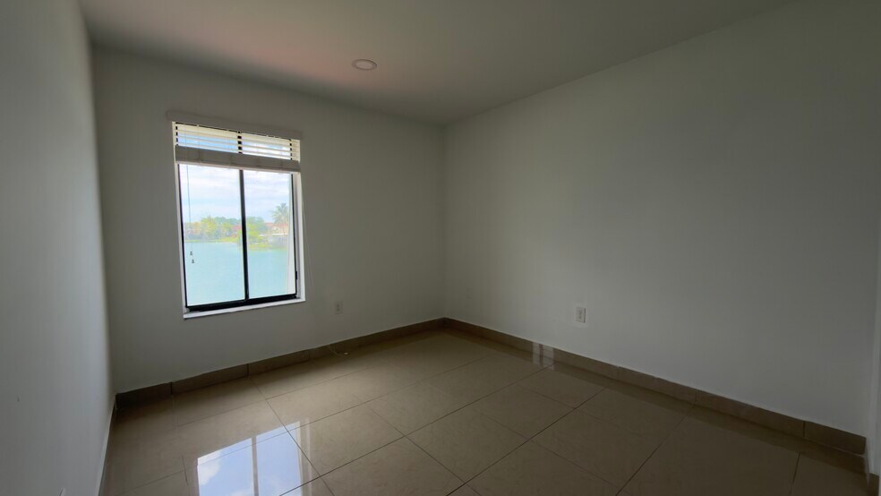 Building Photo - 341 NW 109th Ave