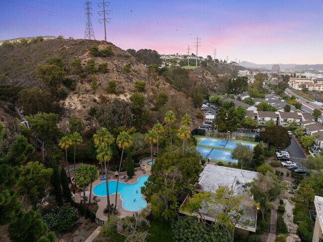 Building Photo - 6202 Friars Rd