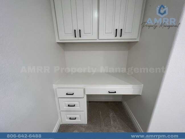 Building Photo - Easy Living with AMRR: Beautiful 4-Bedroom Home Near HEB