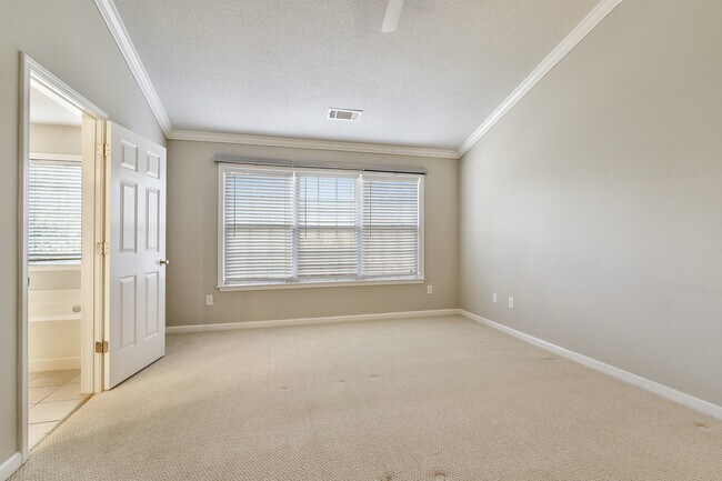 Building Photo - 2655 Traywick Chase