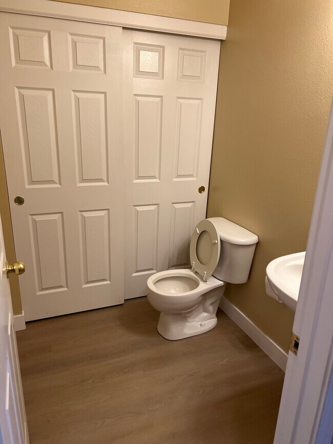 Building Photo - 8870 Sunset Breeze Dr
