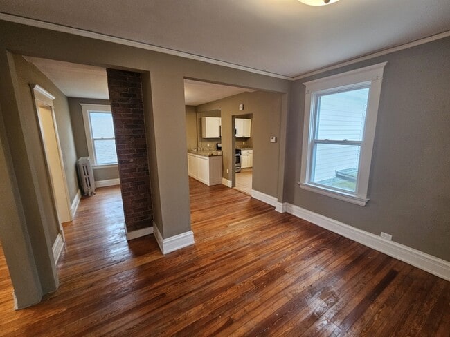 Building Photo - 1330 Brockley Ave