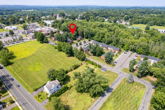 Building Photo - 11 Brandywine Ln