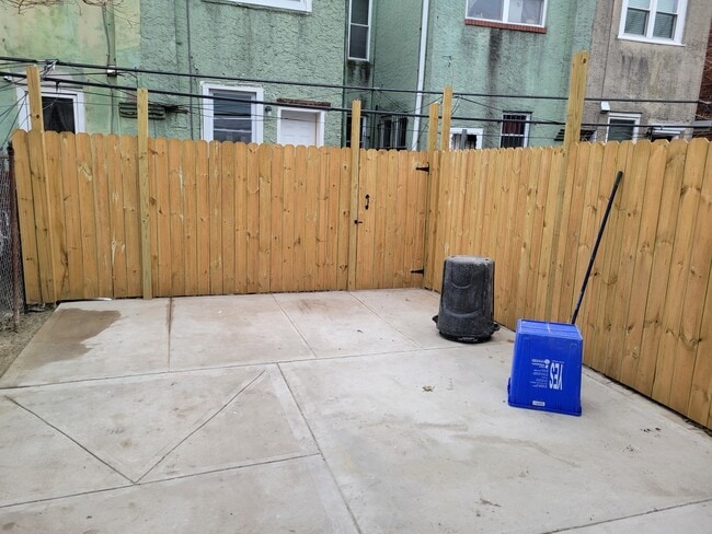 Building Photo - 1514 S 27th St