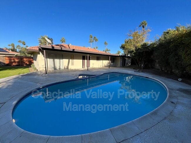 Building Photo - 1545 Inca Cir