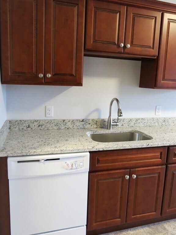 Building Photo - 218 Whitman Ave