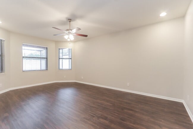 Building Photo - 2019 Abbey Trace Dr