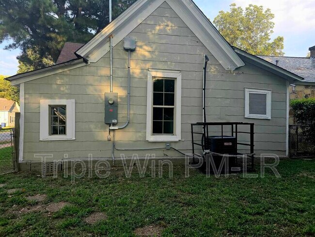 Building Photo - 1300 W 10th St