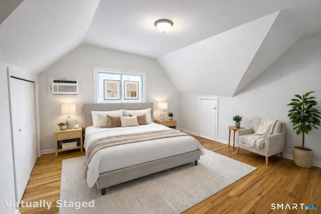 Building Photo - 410 Davidson St