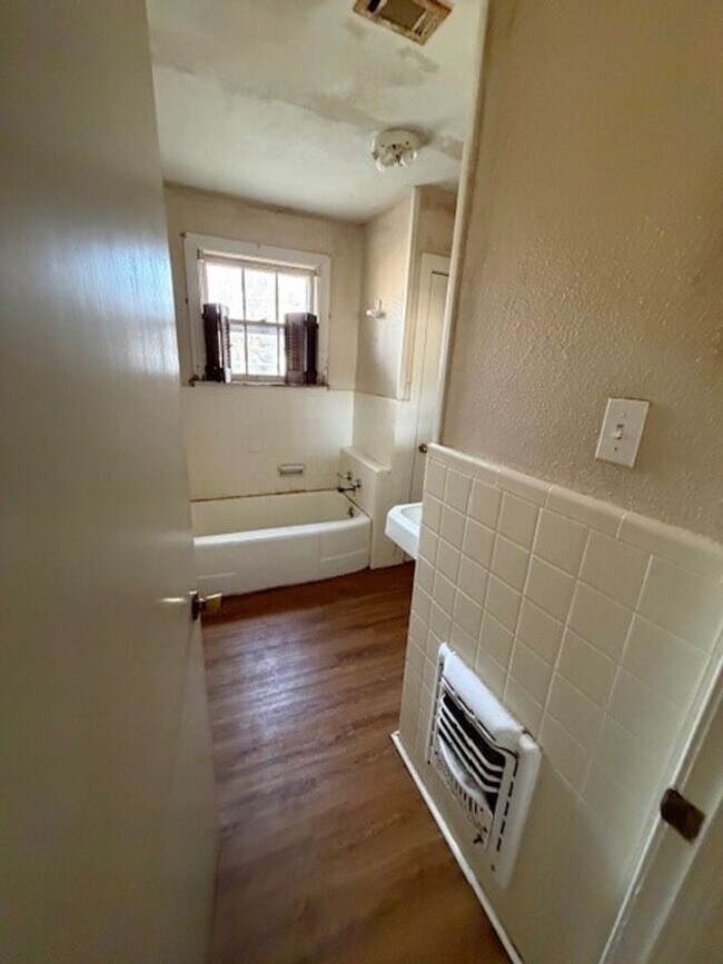 Building Photo - 312 N 37th St