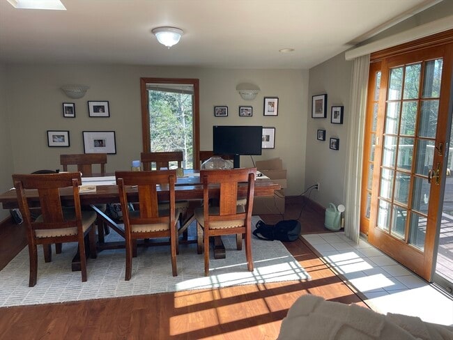 Building Photo - 576 Marrett Rd