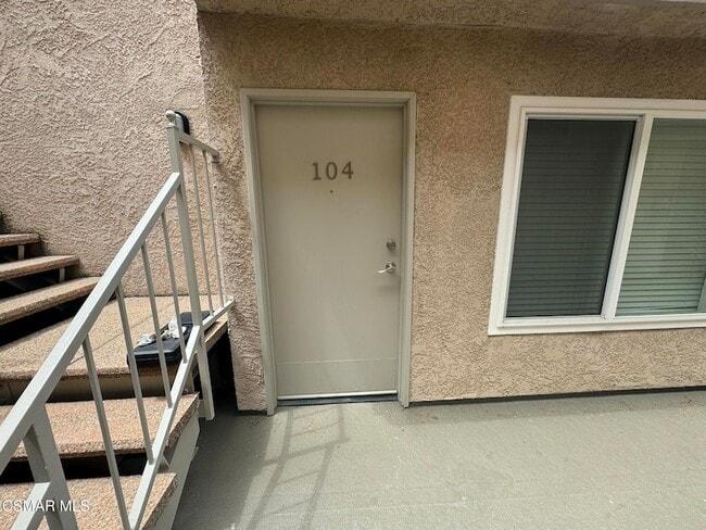 Building Photo - 13042 Riverside Dr