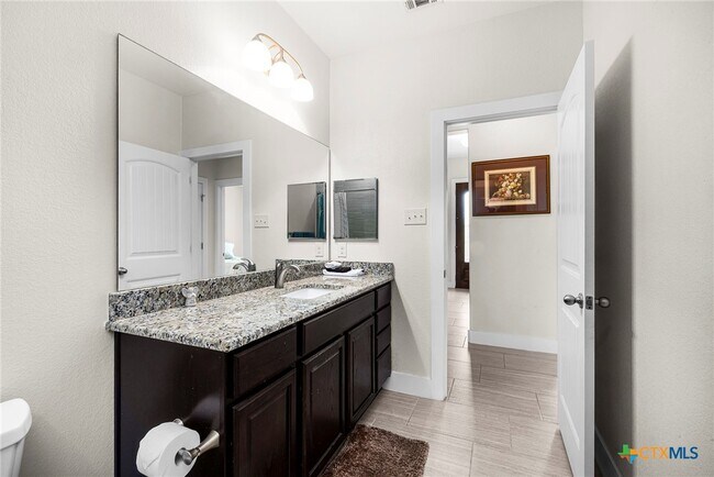 Building Photo - 618 Wagon Wheel Dr