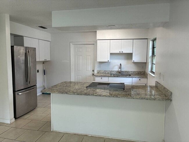 Building Photo - 2-Bedroom Duplex in North Lakeland