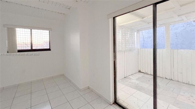 Building Photo - 1650 SW 125th Ct