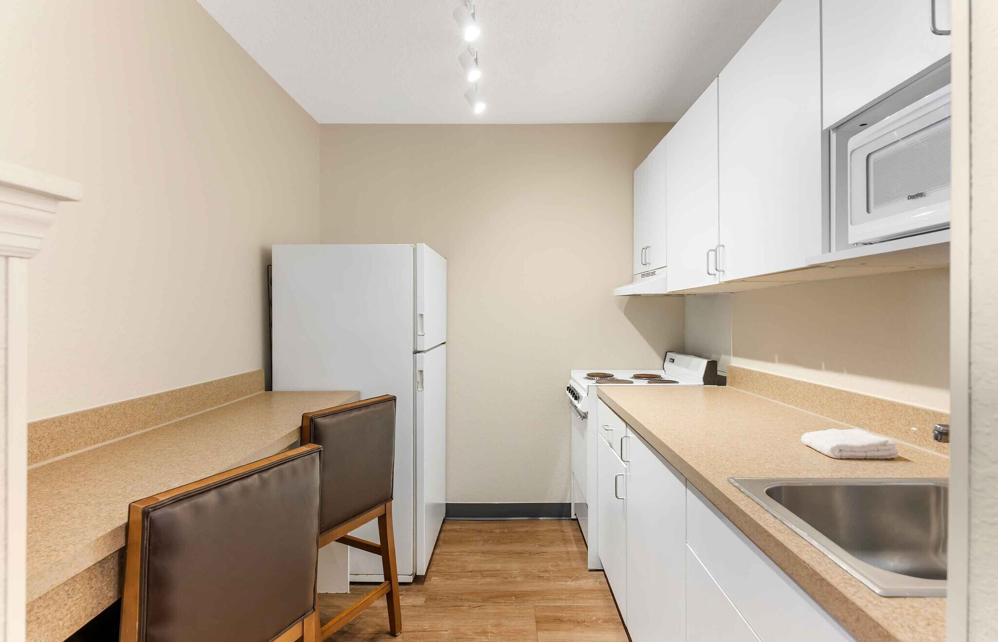 Building Photo - Furnished Studio-Melbourne - Airport