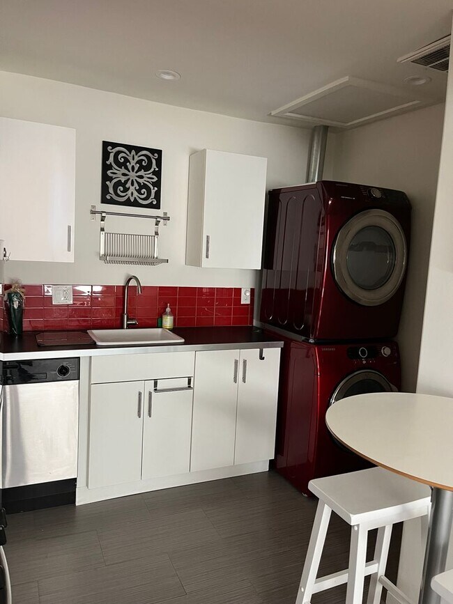 Building Photo - One Time Rental-Notrica