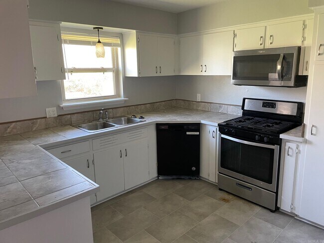 Building Photo - 3902 Mellene Dr