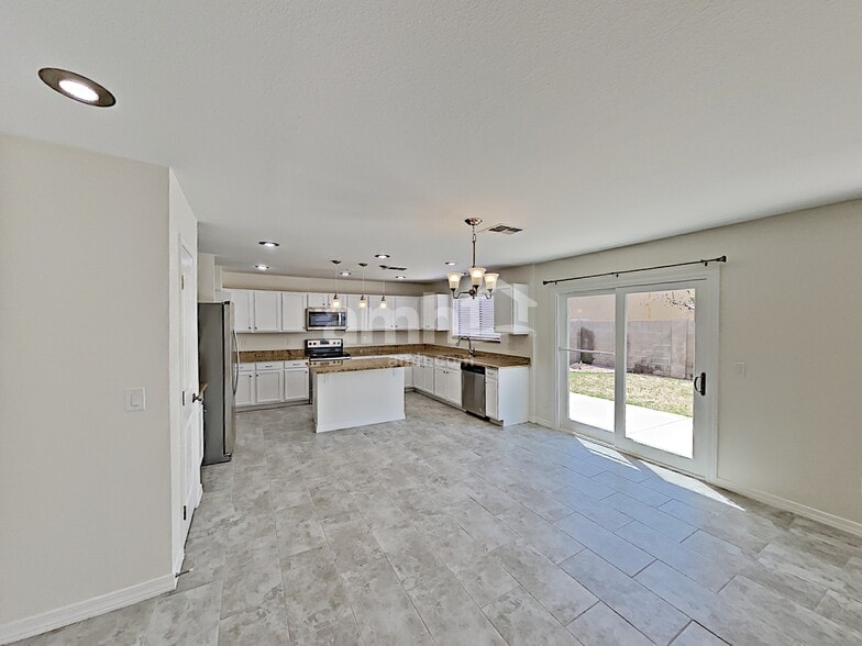 Building Photo - 8841 E Portobello Ave