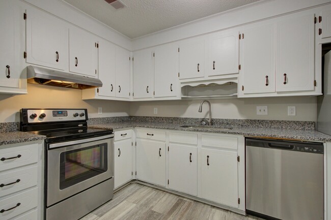 Building Photo - 105 Wadmalaw Cir