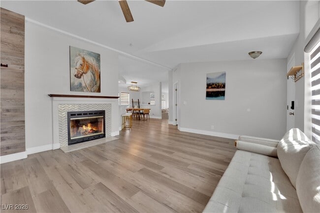 Building Photo - 6425 W Quail Ave