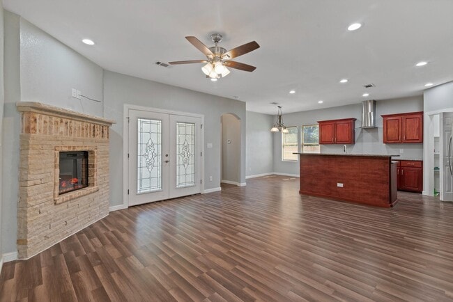 Building Photo - 1253 E Jessamine St