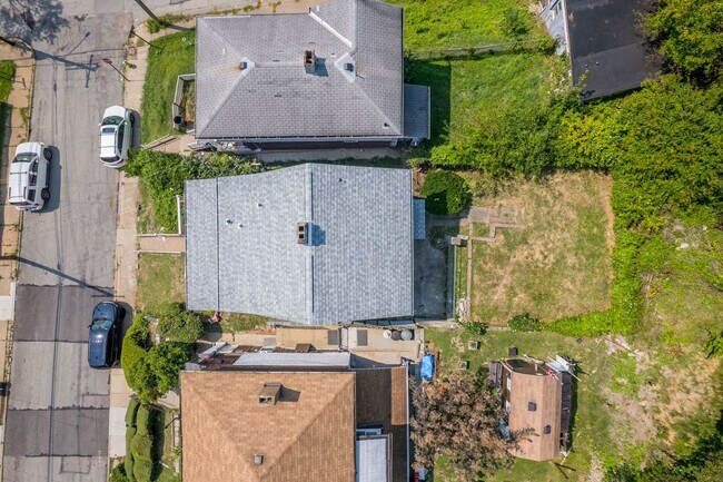 Building Photo - Amazing 3 bedroom home in Wilkinsburg available November 1!
