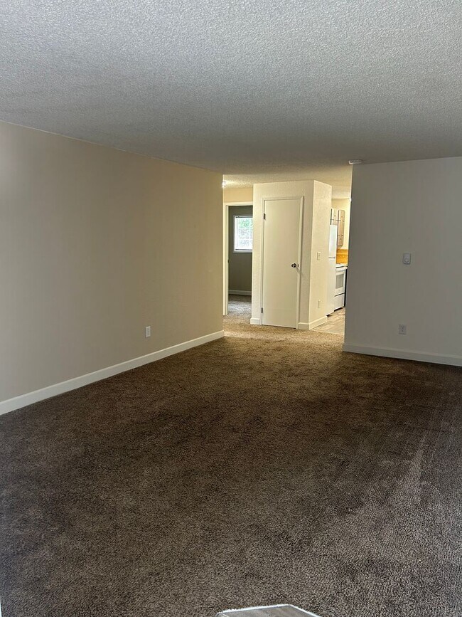 Building Photo - 412 Huber Ct