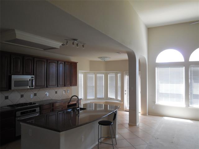 Building Photo - 10011 Teal Hollow Dr