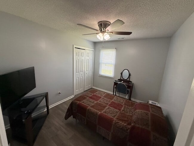 Building Photo - Rental Home Avail off of Gum Branch!