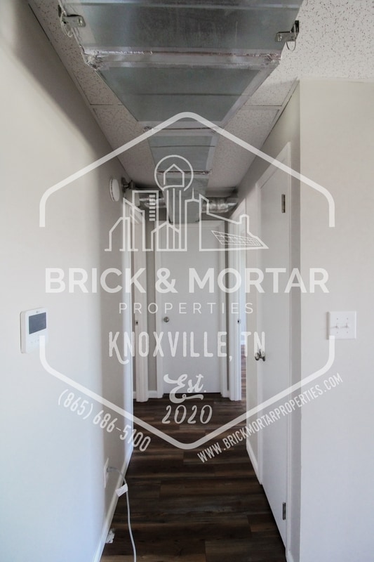 Building Photo - 1017 Clendenen Rd