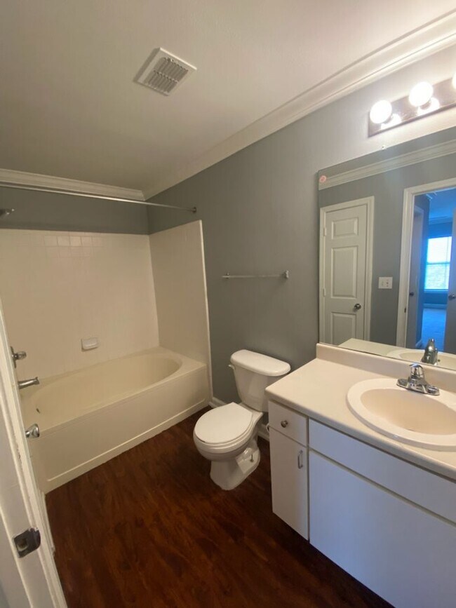Building Photo - 18489 Bridle Club Dr